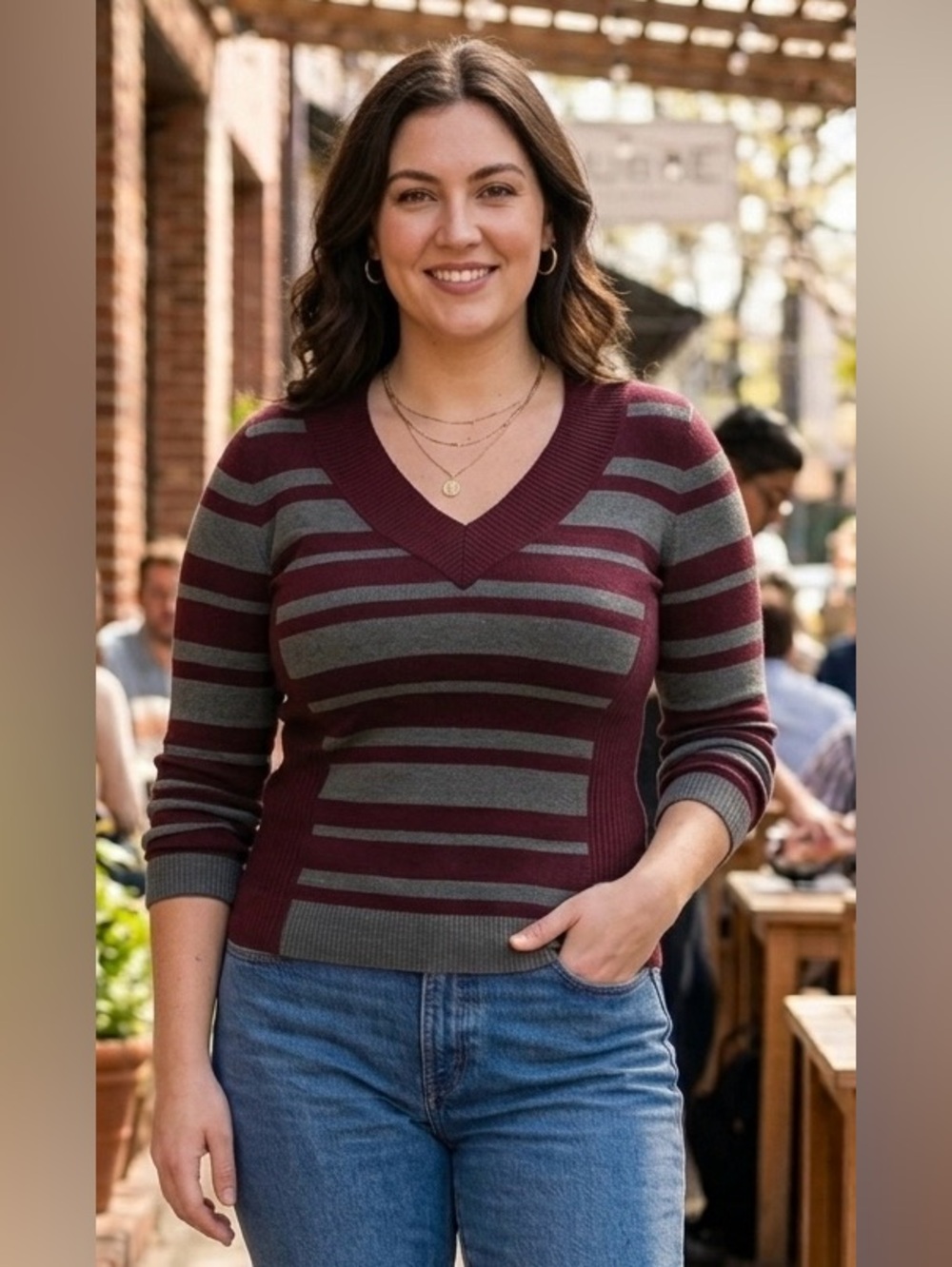 Love by Design, form-fitting, long sleeved V- neck sweater, P2P:17”-21”, EUC